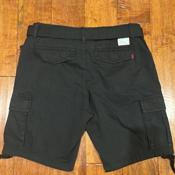 NWOT Adam Levine Cargo Shorts with Adjustable
Twill Belt Utility Pocket Size 32 - Picture 10 of 10
